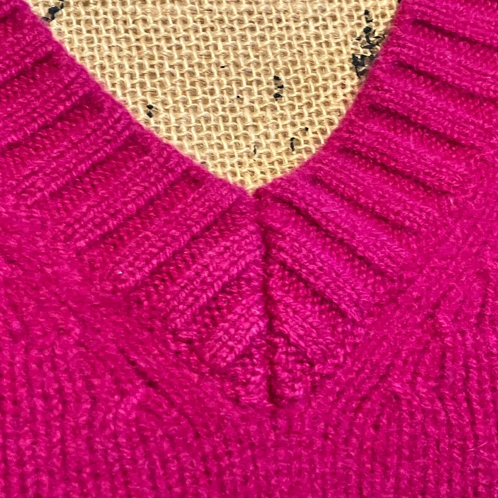 Faconnable thick lamb’s wool magenta berry pink short length v-neck knit sweater - Picture 7 of 15